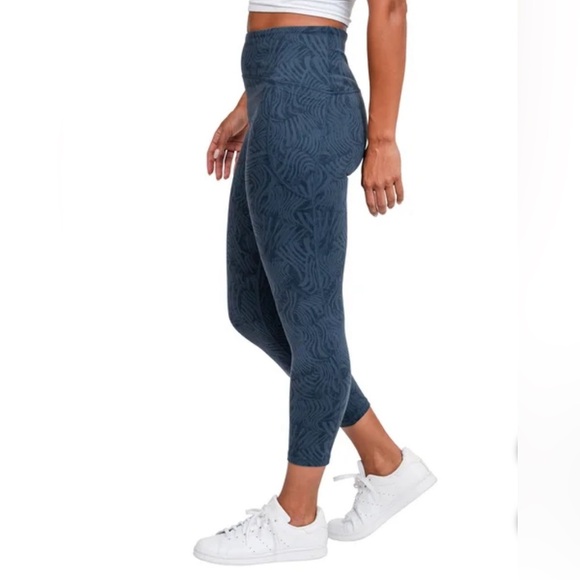 Tuff Athletics • NWOT Women’s Yoga Crop Tight RW1 - Picture 1 of 3